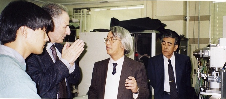 2004: Laboratory visit: Group photo
