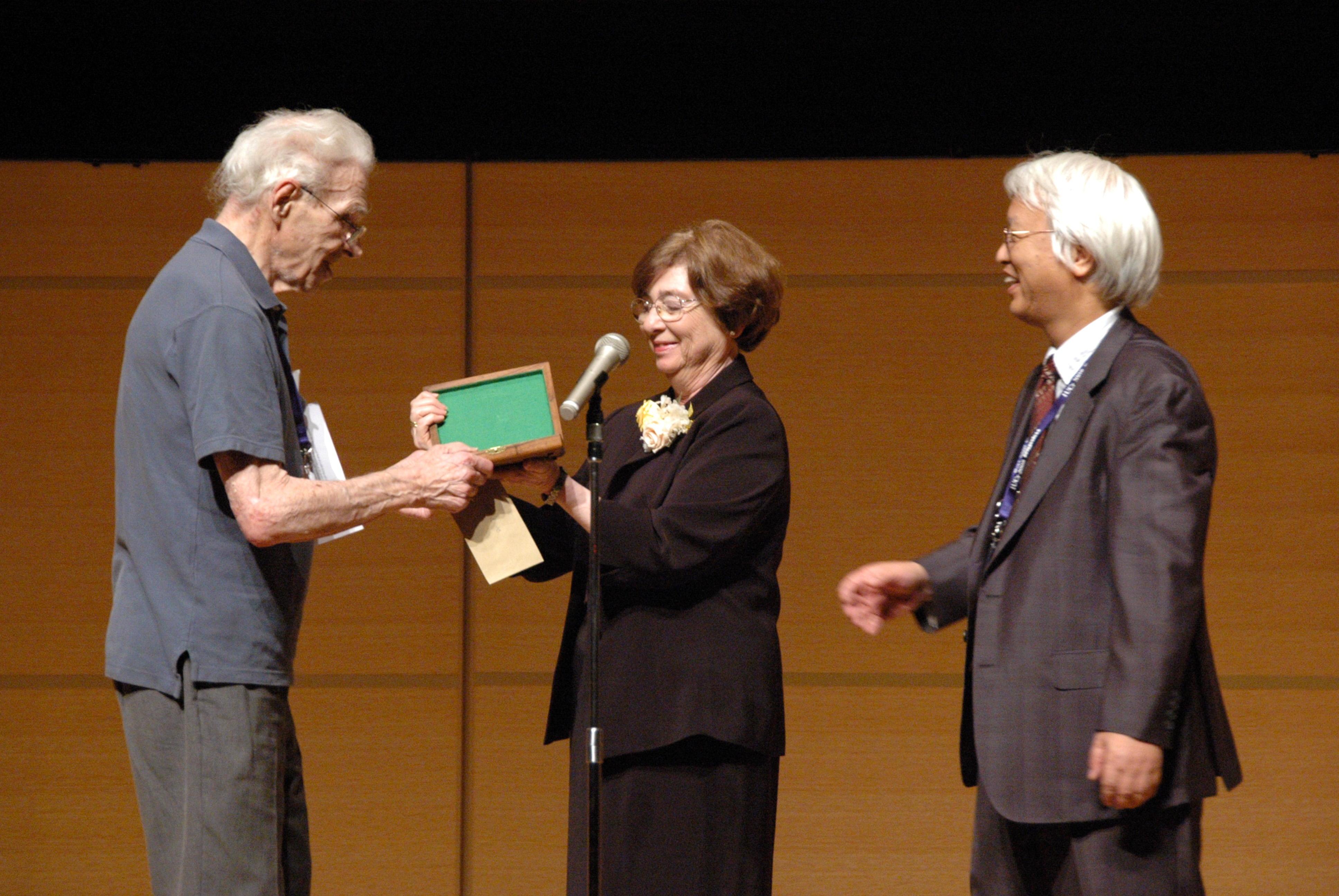 2008: IUCr Congress and General Assembly: Ewald Prize award ceremony
