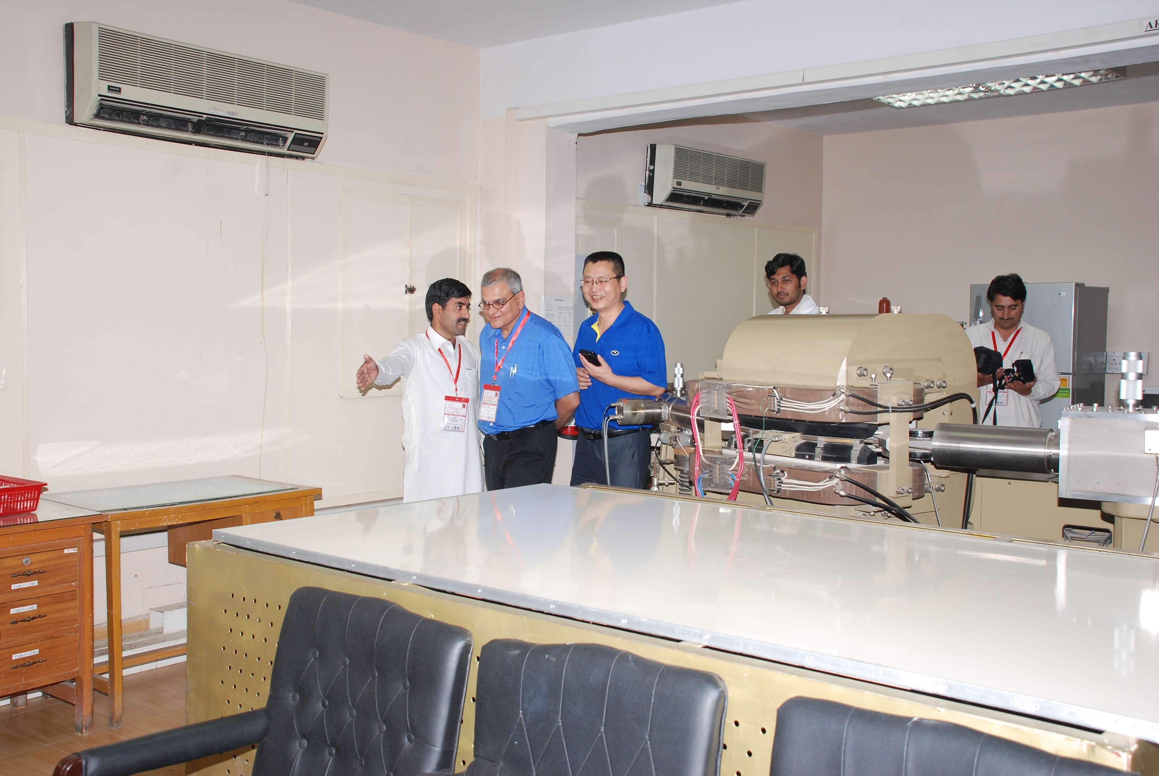 2014: South Asia Summit Meeting on Vistas in structural chemistry: Laboratory visit
