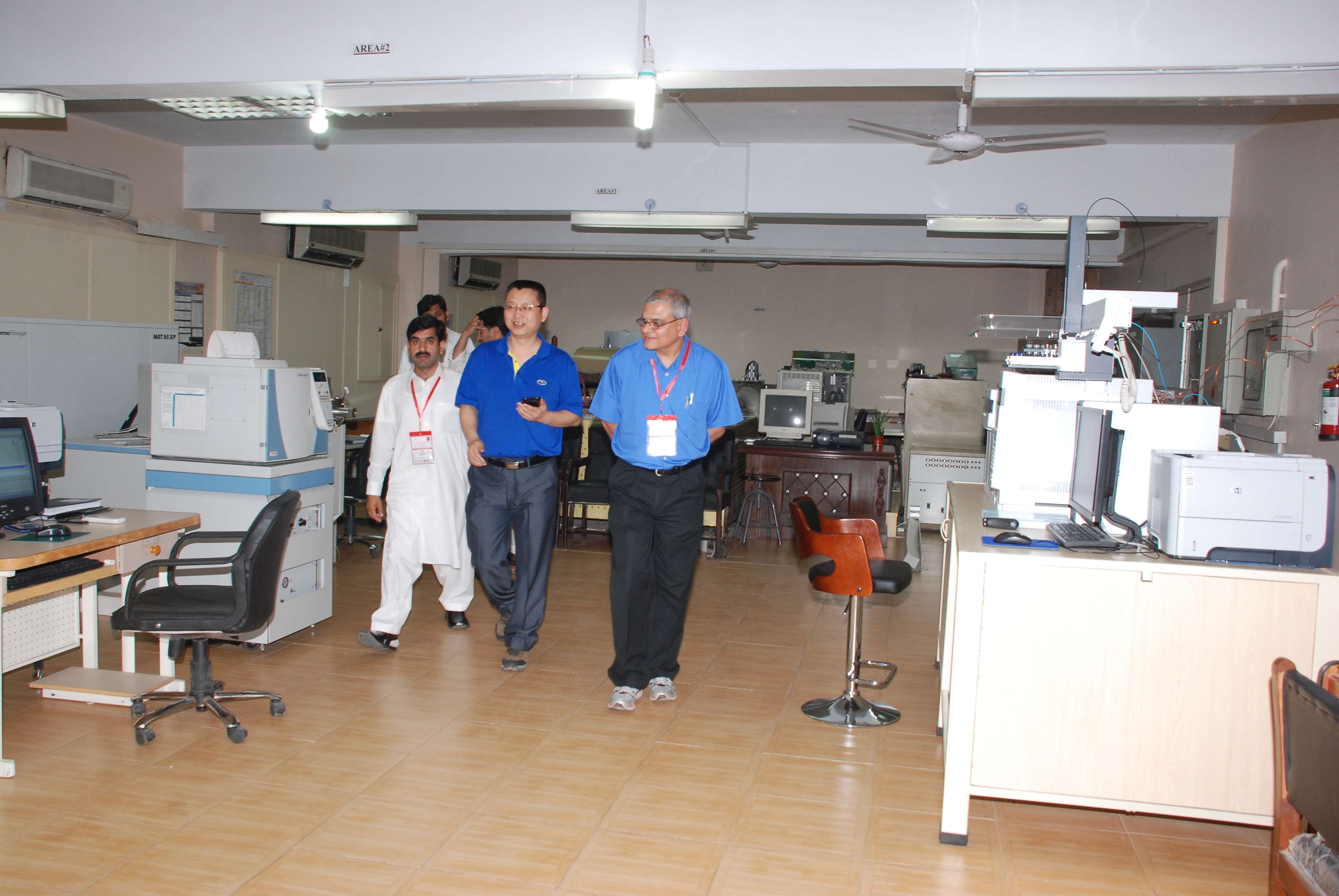 2014: South Asia Summit Meeting on Vistas in structural chemistry: Laboratory visit
