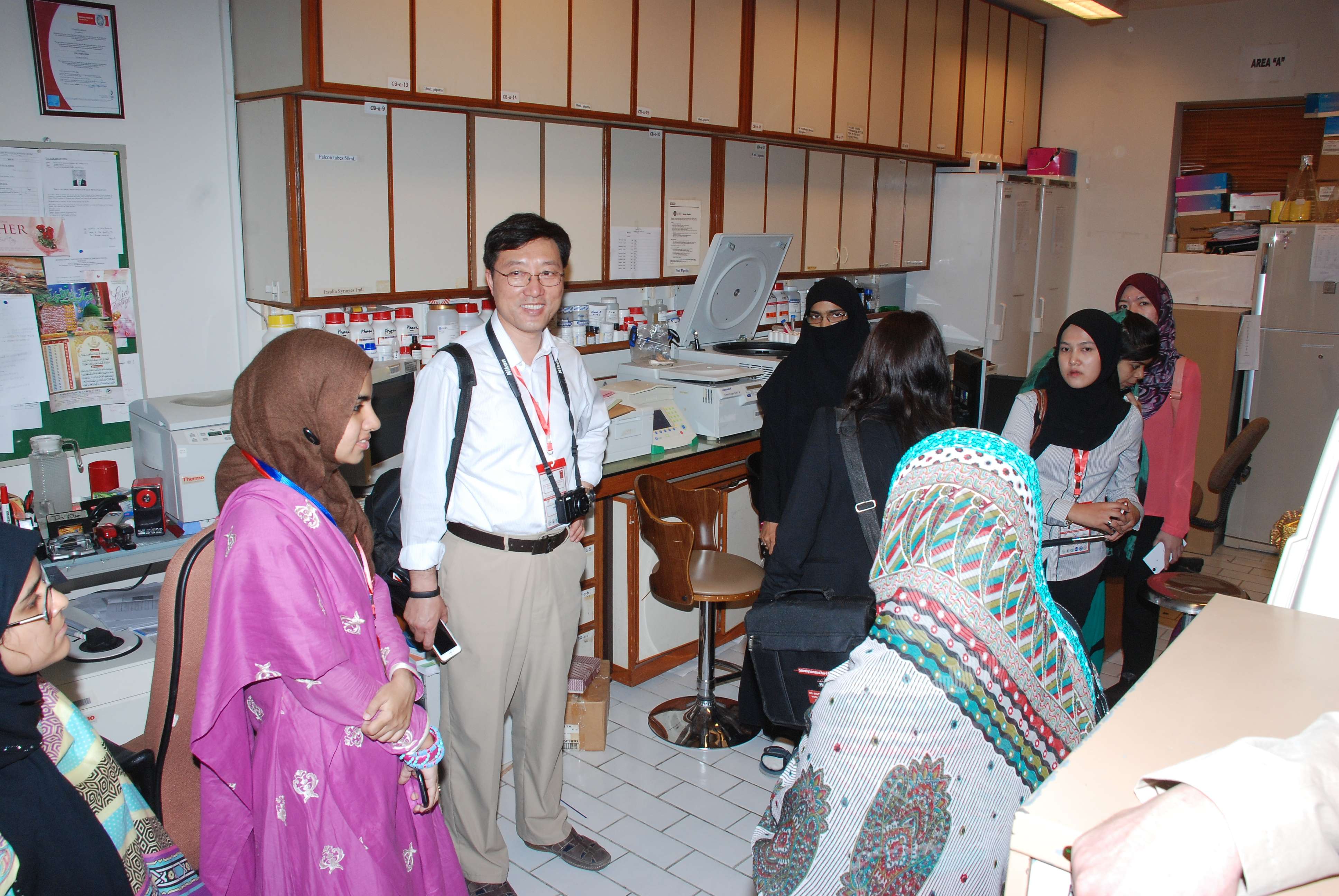 2014: South Asia Summit Meeting on Vistas in structural chemistry: Laboratory visit