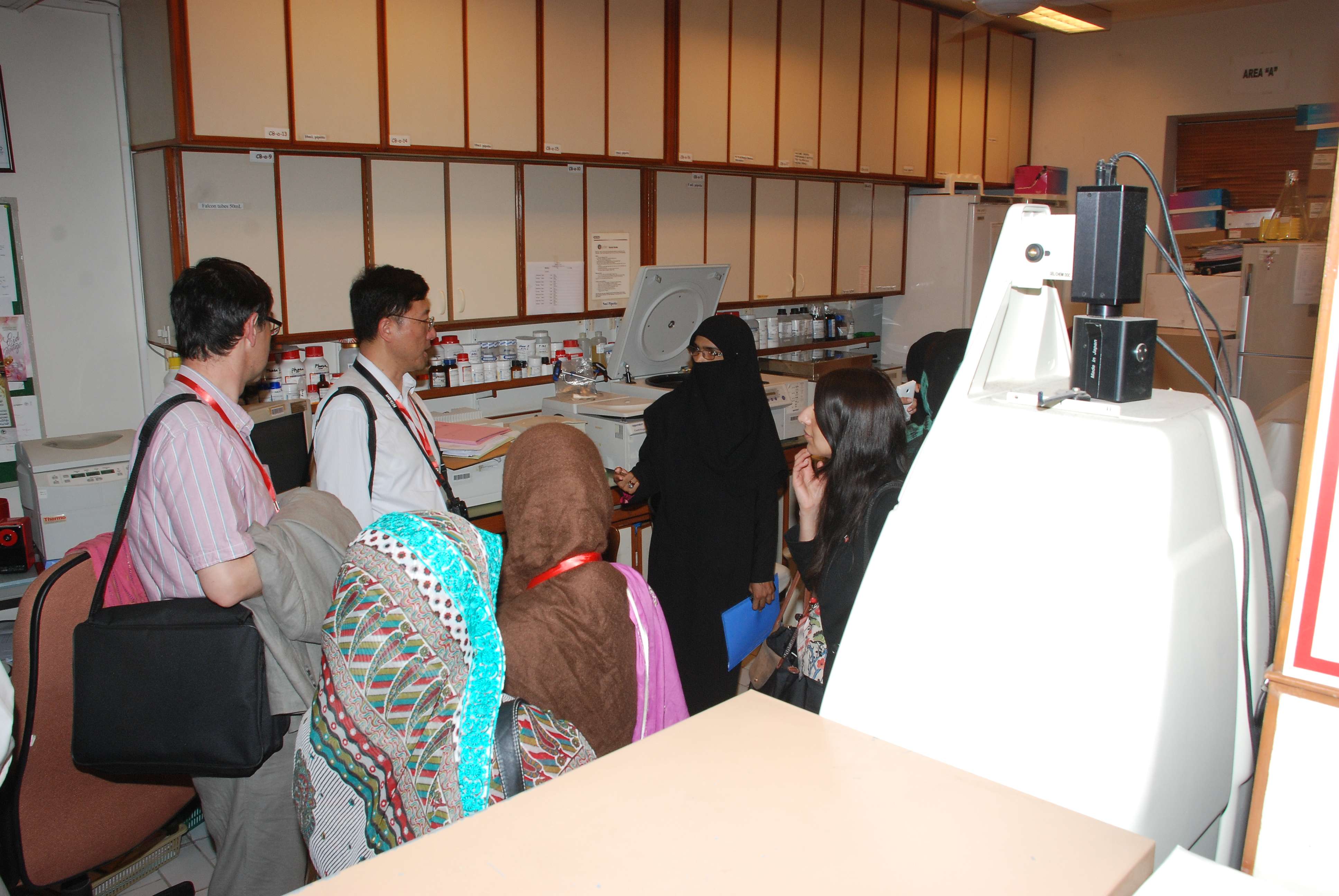 2014: South Asia Summit Meeting on Vistas in structural chemistry: Laboratory visit