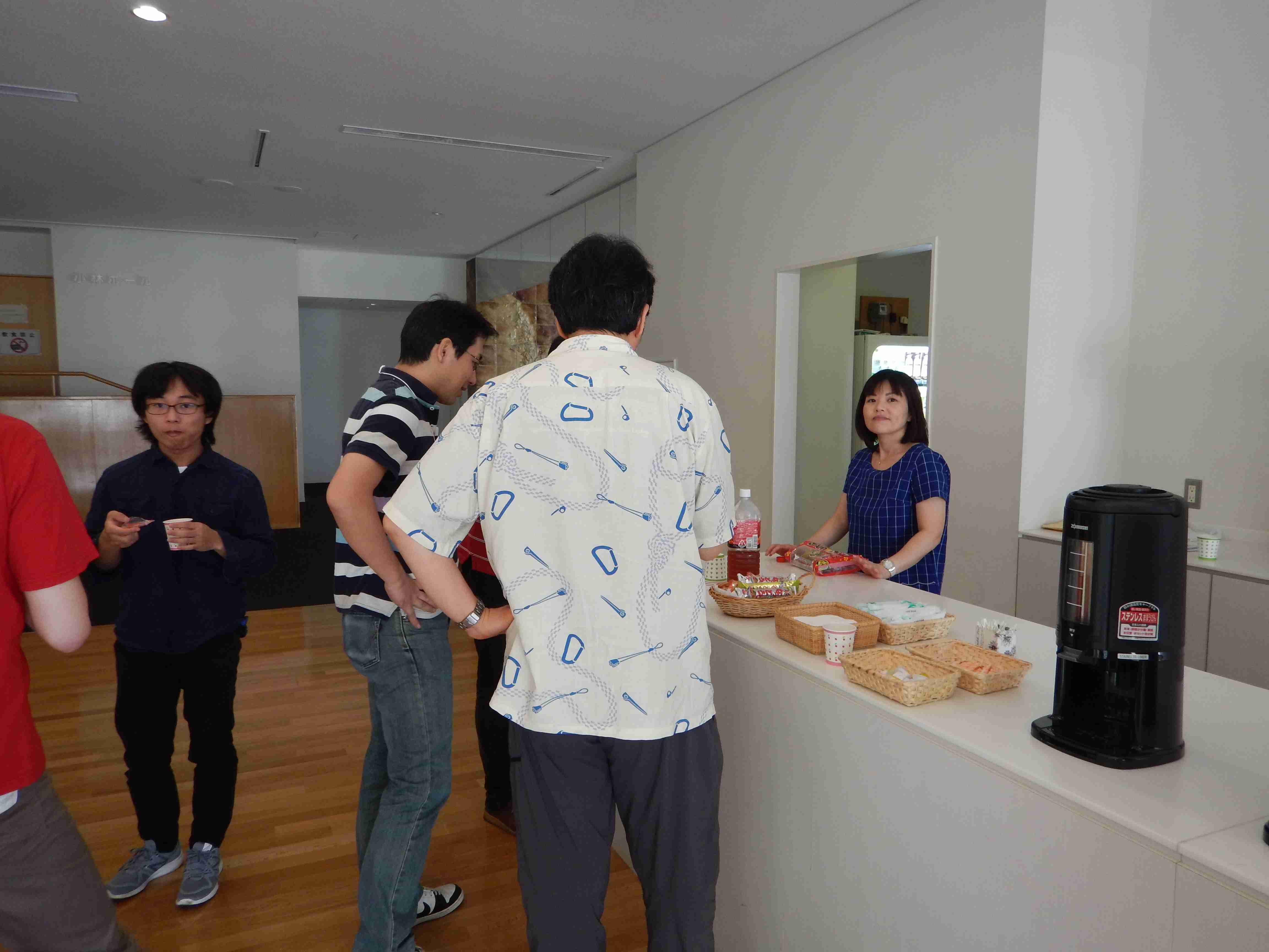2016: Training Course on Symmetry and Group Theory: Refreshment break