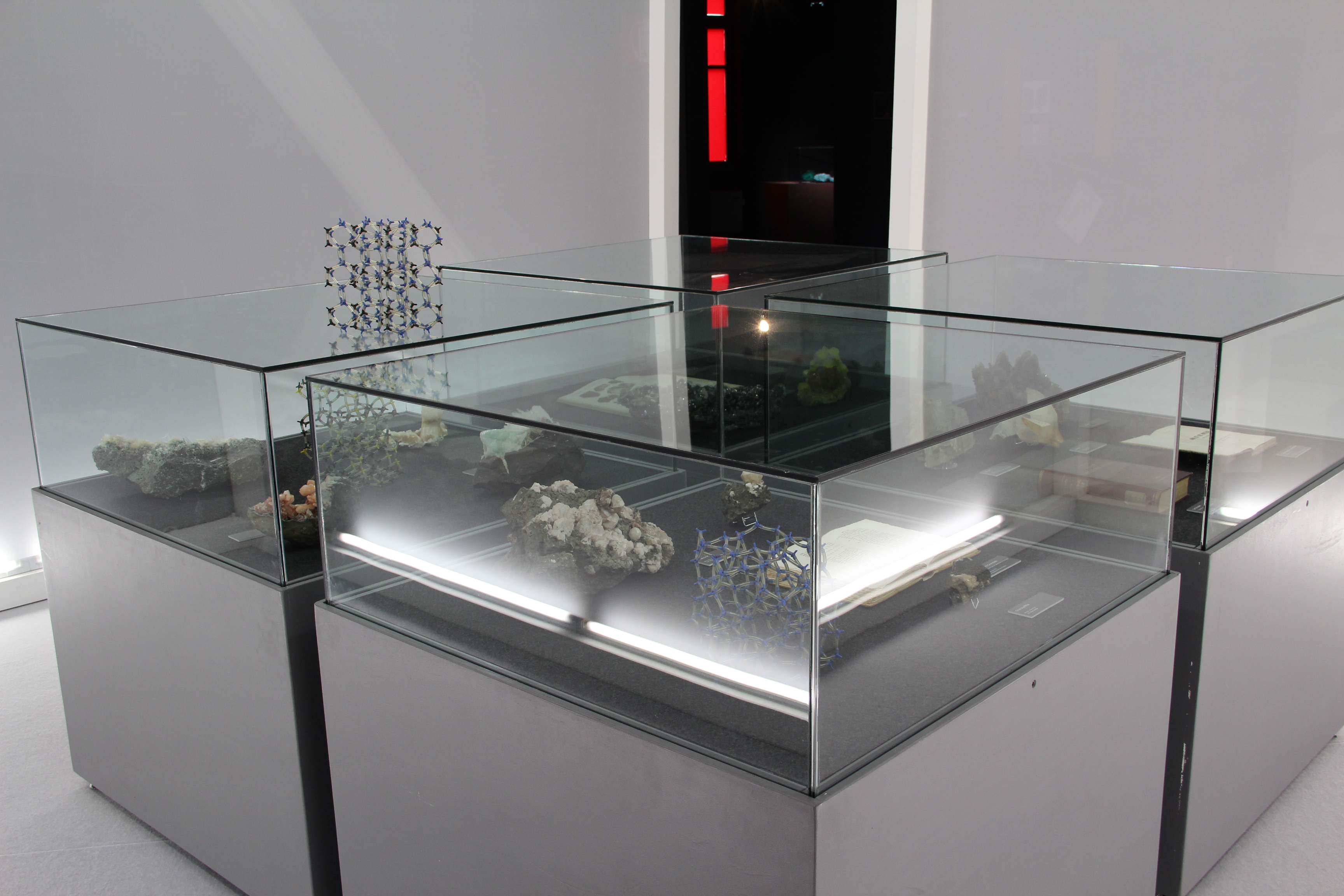 2013: Crystalli!: Exhibition