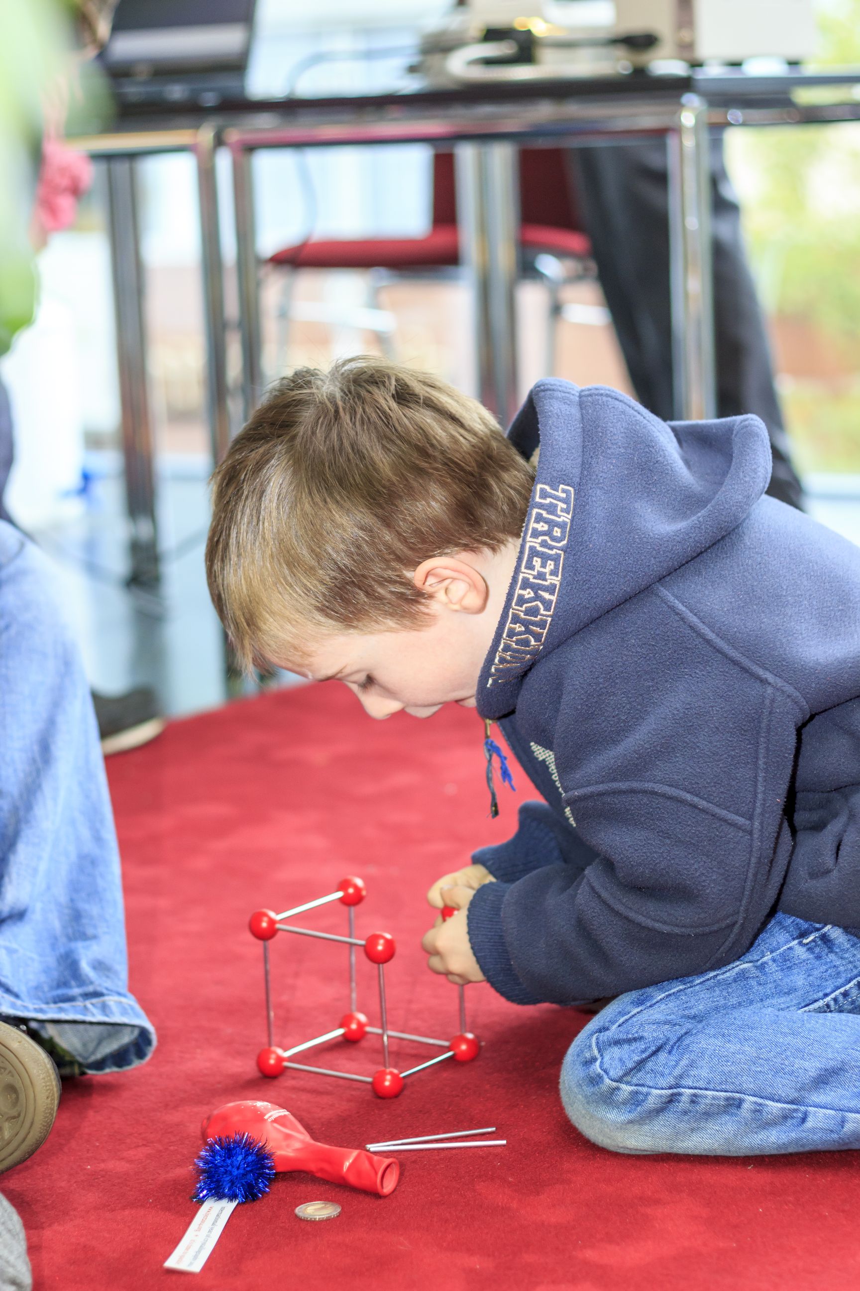 2014: Alice im Kristall-land: An open crystallography day for the general public