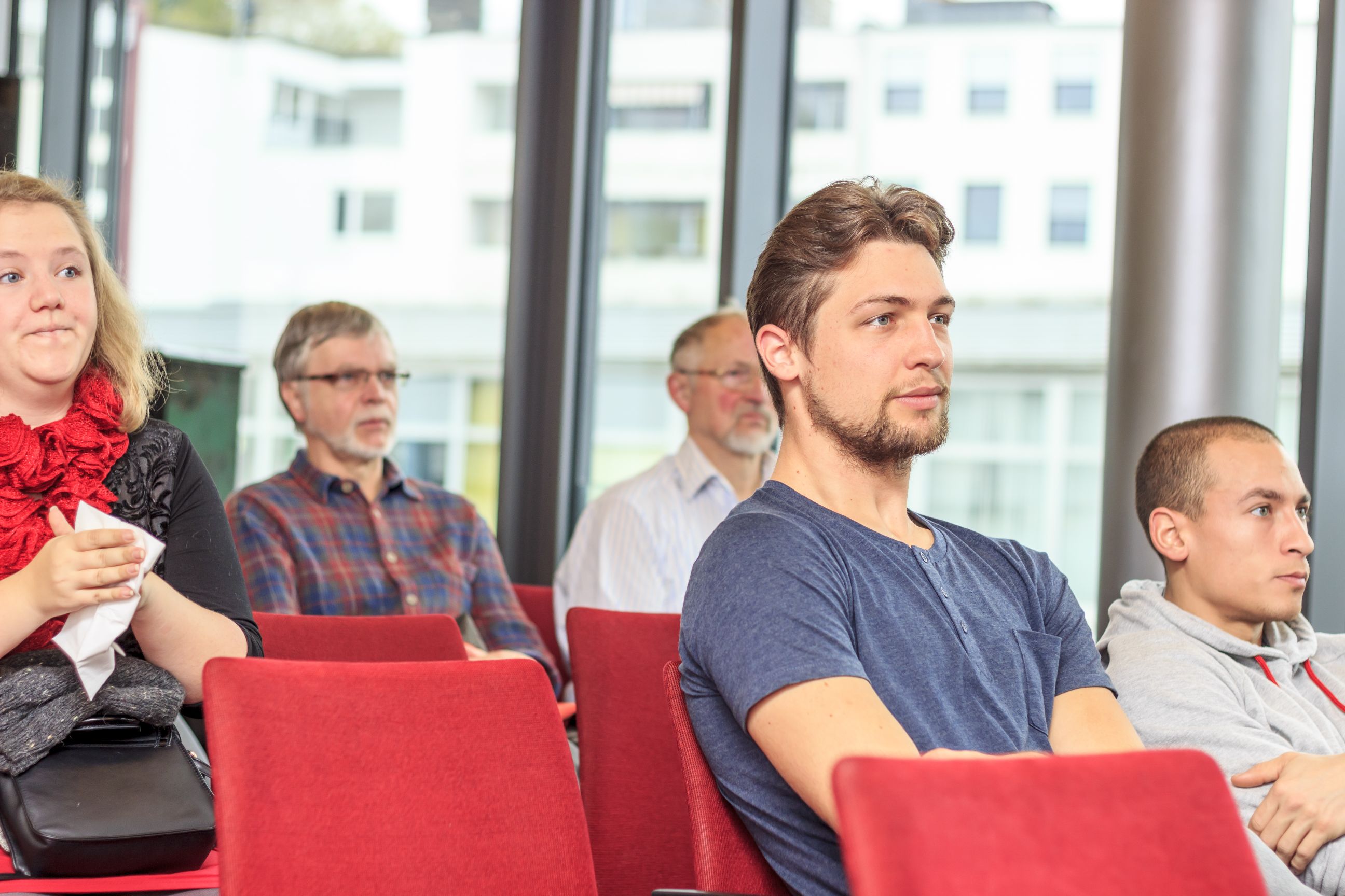 2014: Alice im Kristall-land: An open crystallography day for the general public