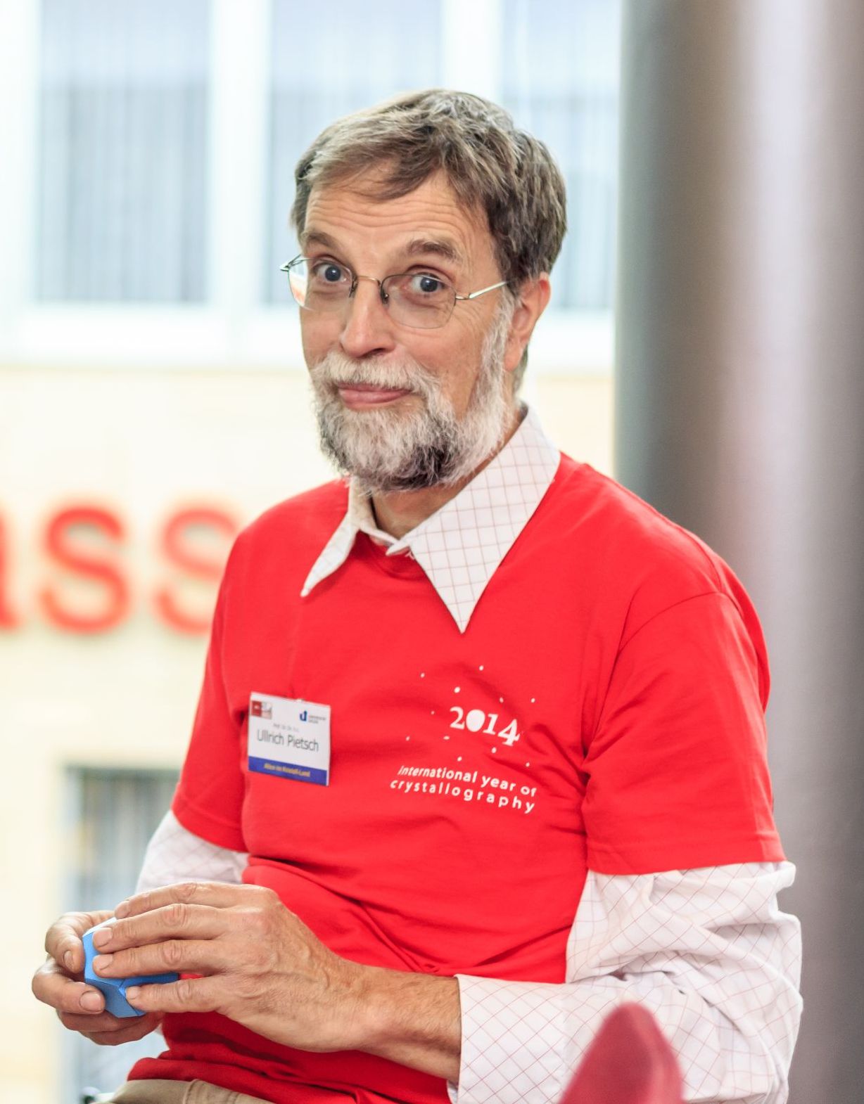 2014: Alice im Kristall-land: An open crystallography day for the general public