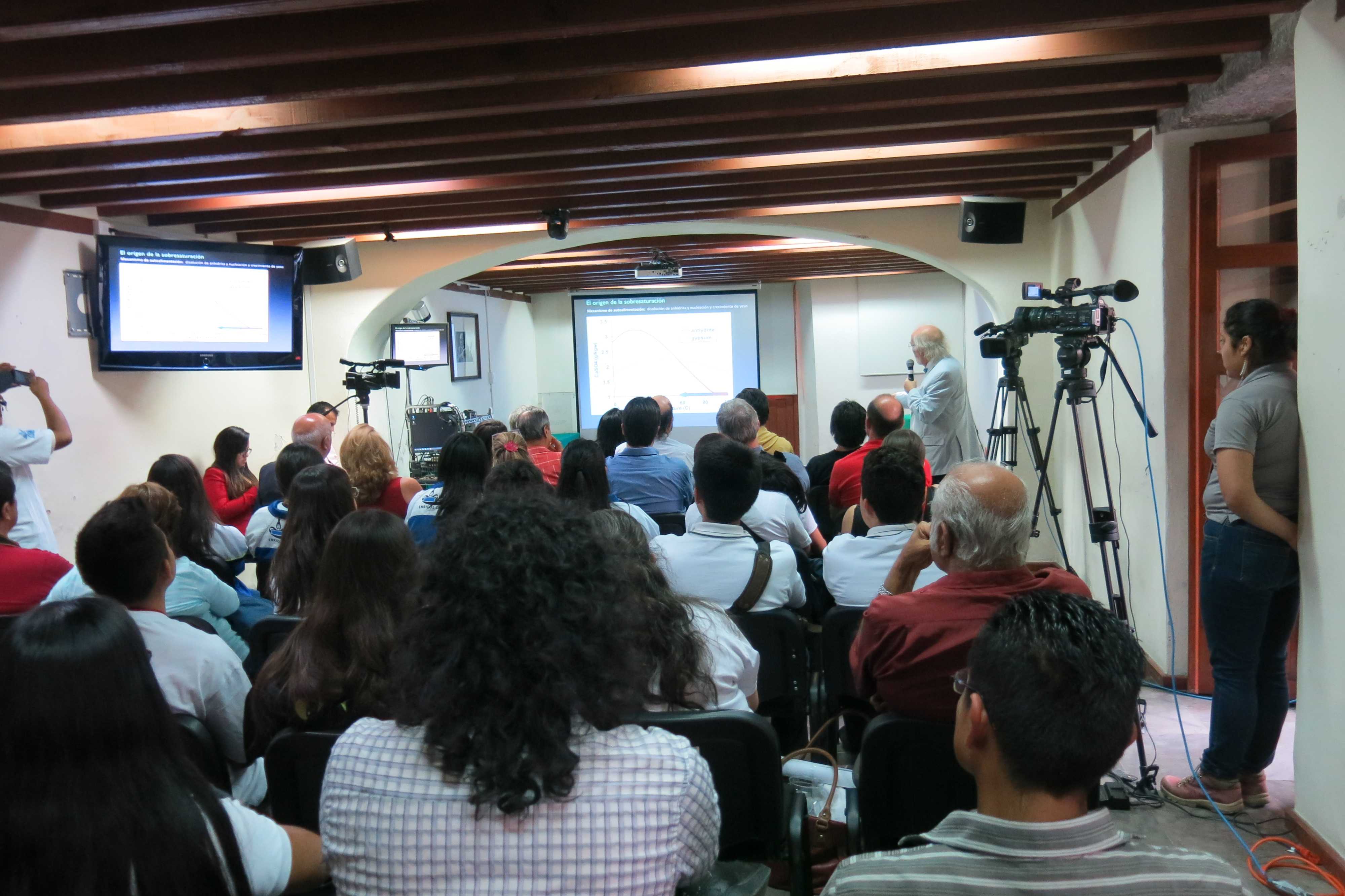 2016: Crystallography for Space Sciences: Workshops and classes