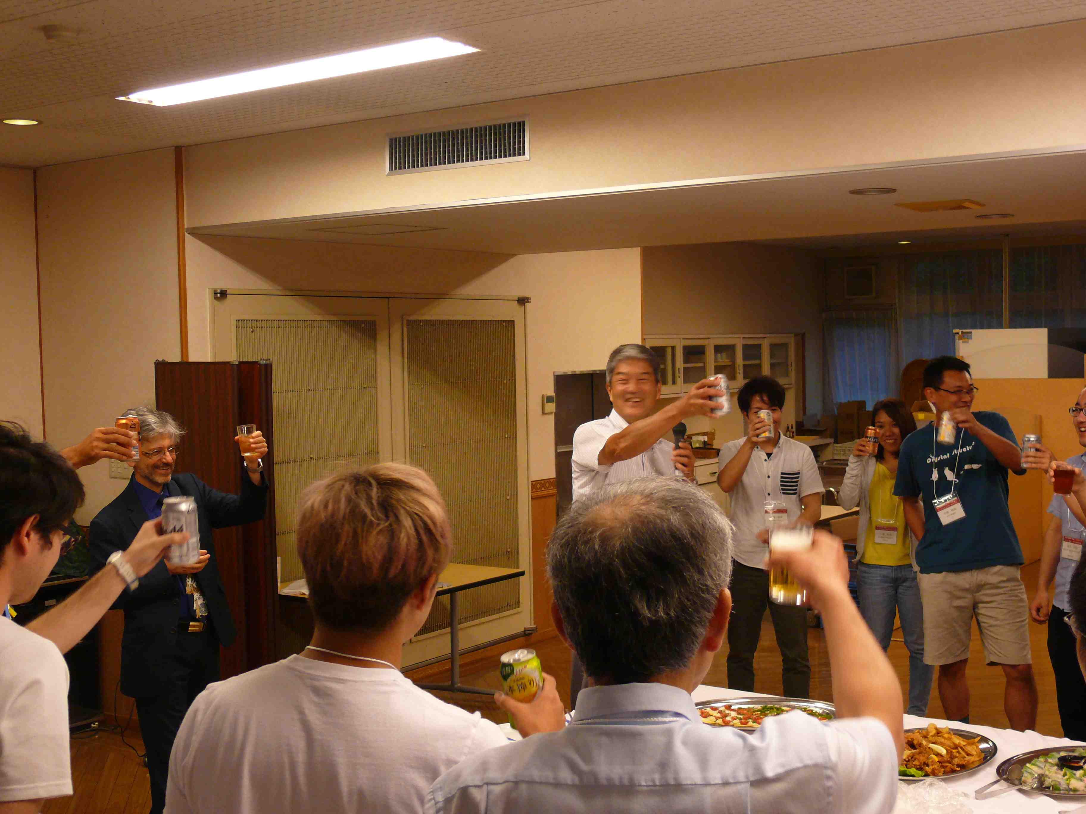 2017: Training Course on Symmetry and Group Theory: Refreshment break