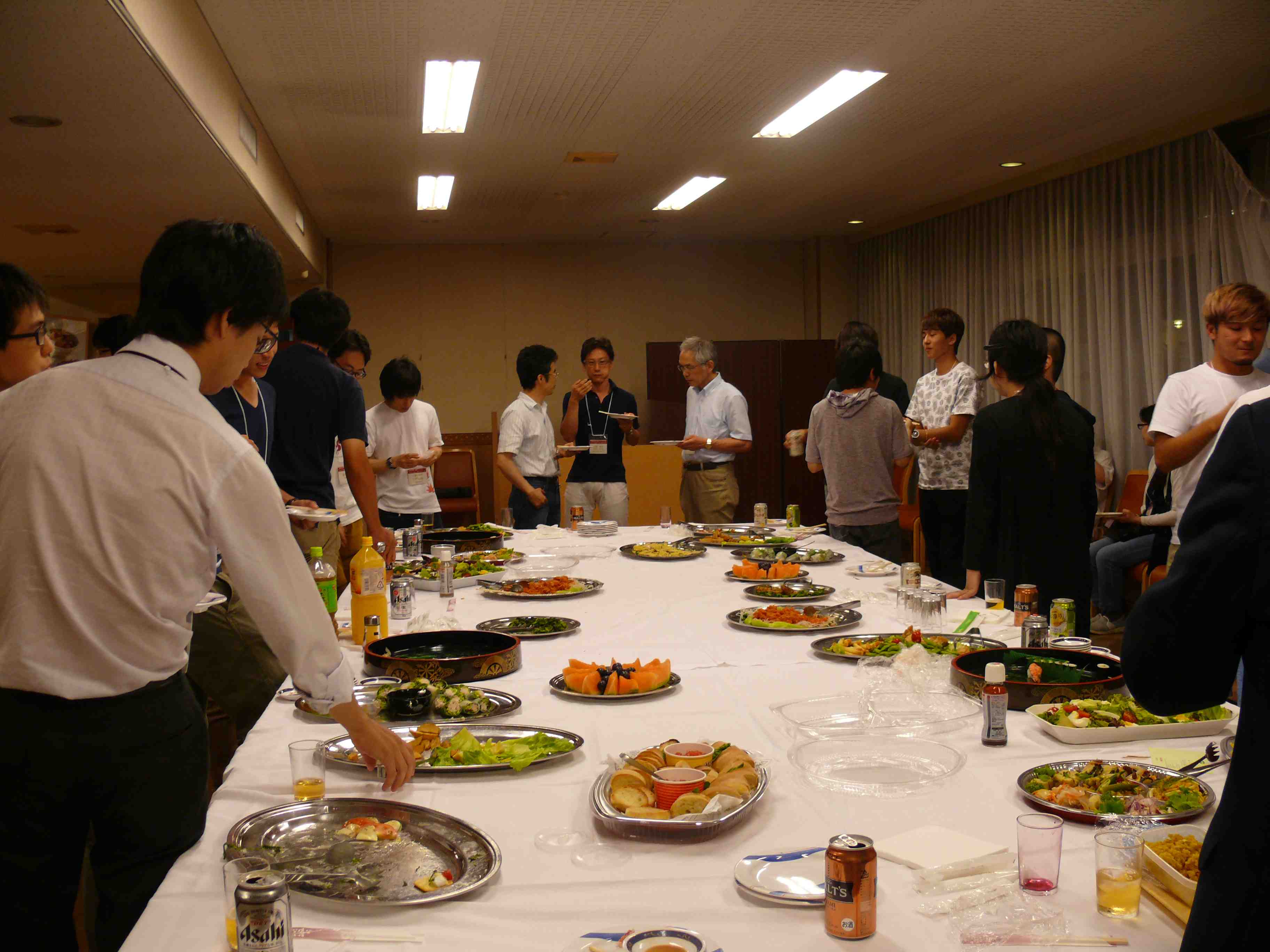 2017: Training Course on Symmetry and Group Theory: Refreshment break