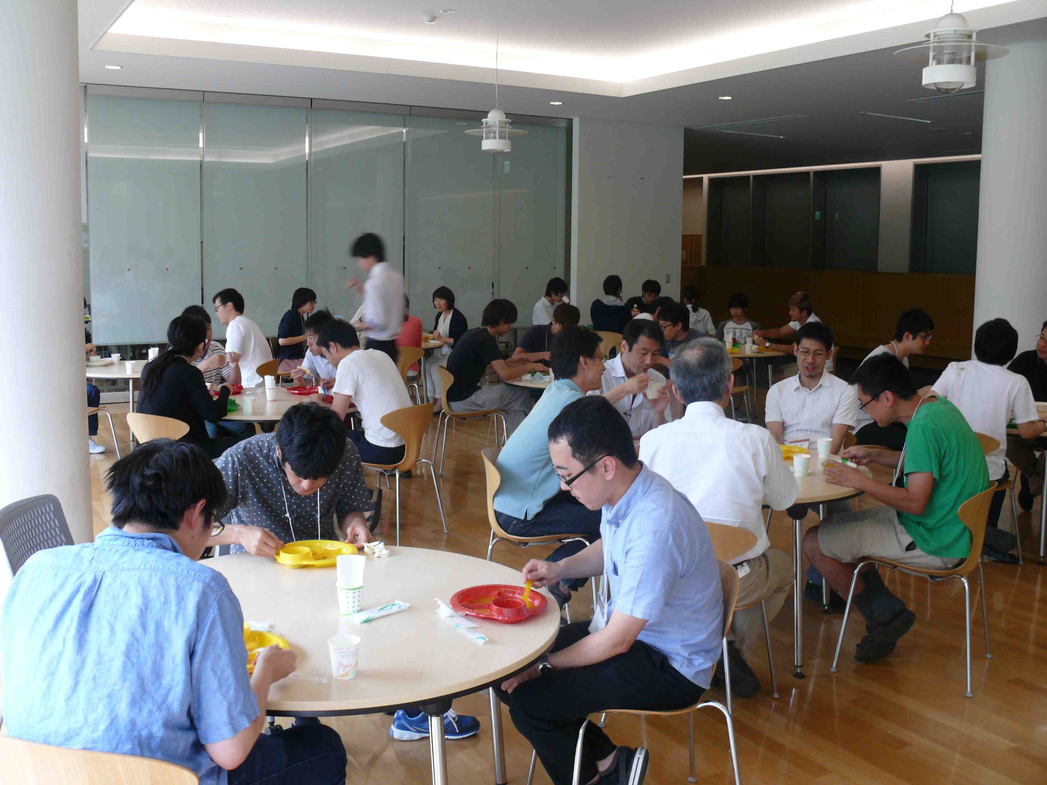 2017: Training Course on Symmetry and Group Theory: Refreshment break