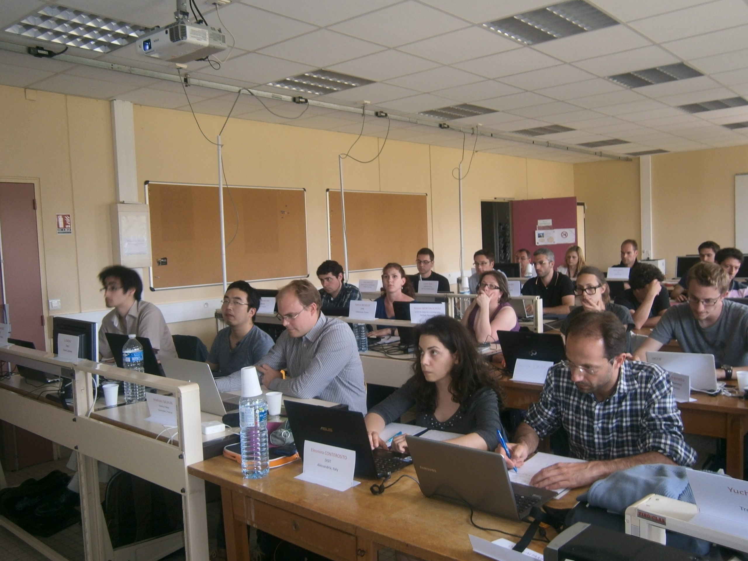 2014: 5th International Workshop on Combined Analysis using X-ray and Neutron Scattering: Classroom session