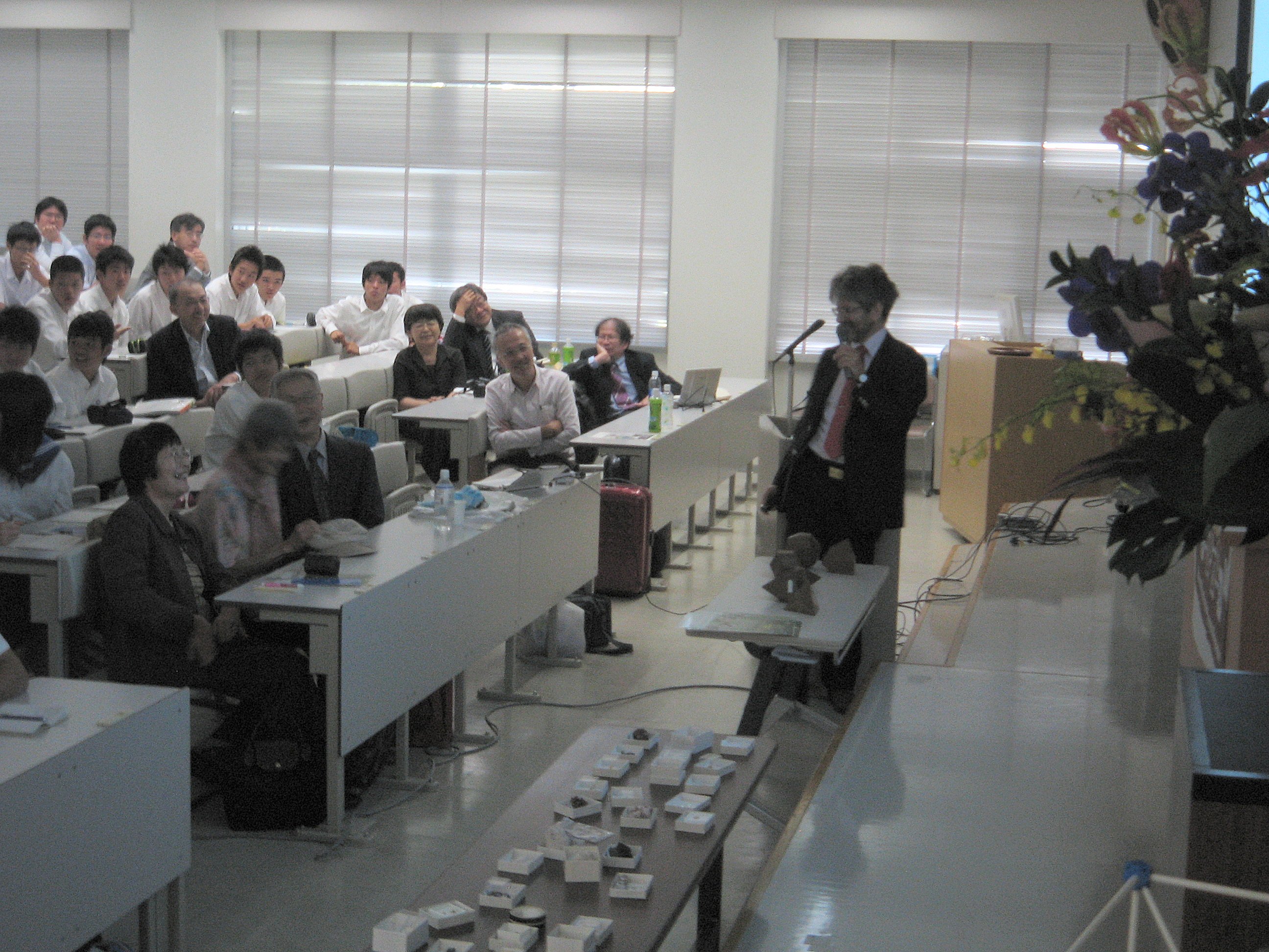 2013: Crystallographic Society of Japan Annual Meeting: Public Lecture