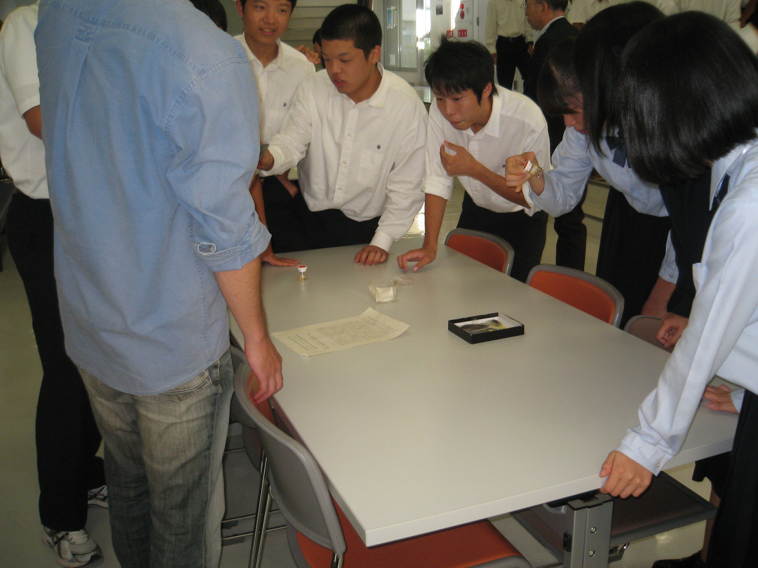 2013: Crystallographic Society of Japan Annual Meeting: Exhibition and hands-on demonstrations