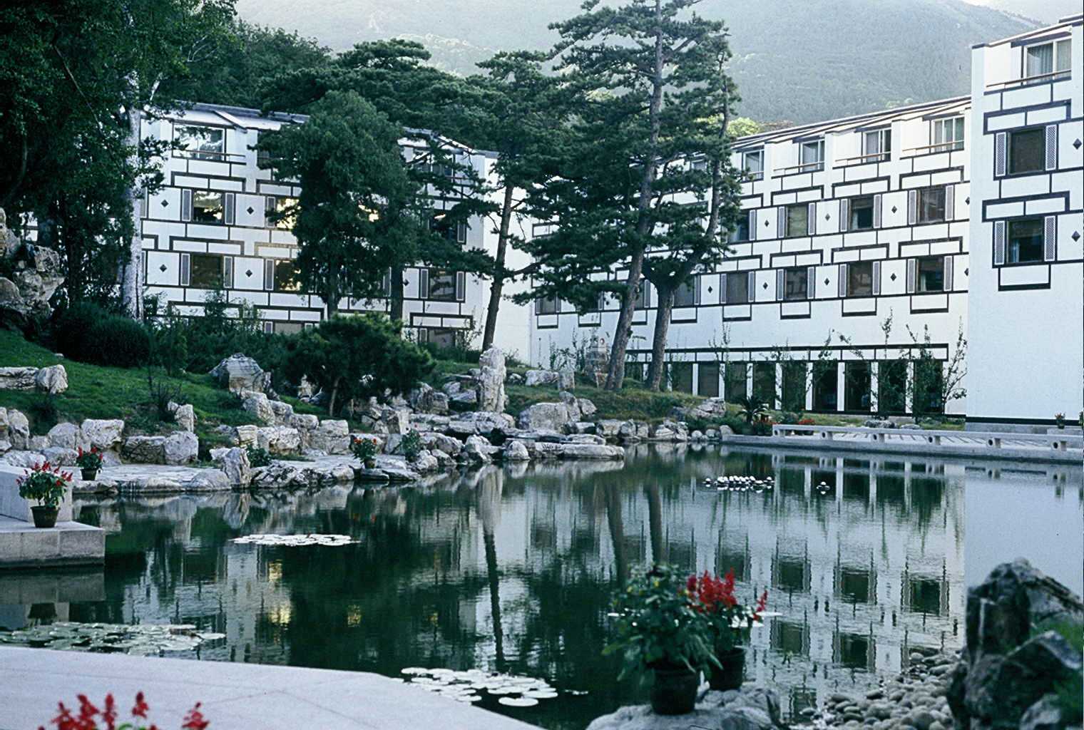 1986: International Symposium on Molecular Structure: Participants