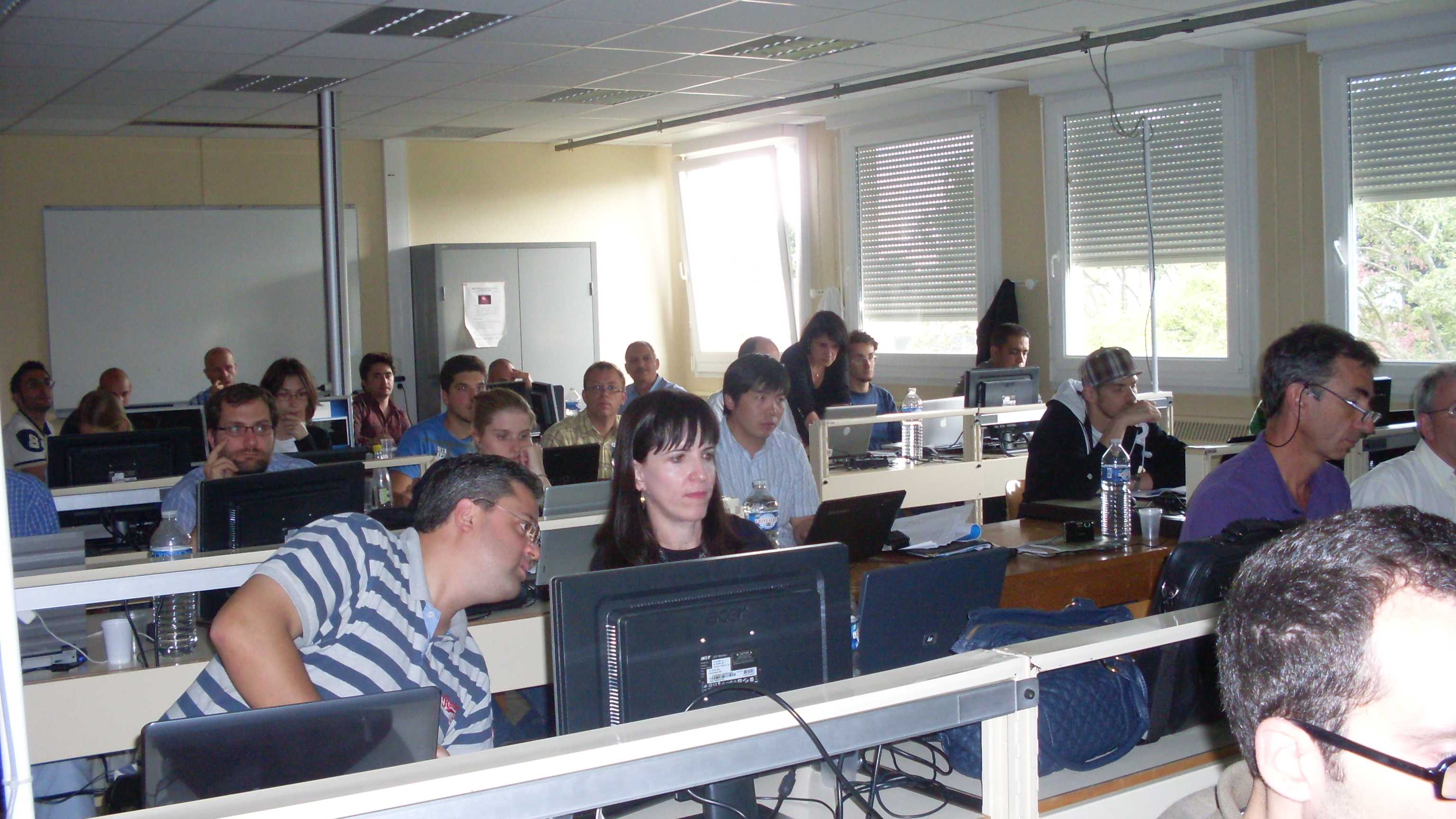 2011: 2nd International Workshop on Combined Analysis using X-ray and Neutron Scattering: Classroom session