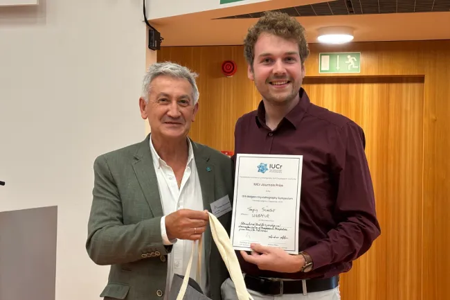 IUCr Journals prize awardee Tanguy Scaillet (UNamur) (right).