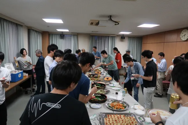 2018: Training Course on Symmetry and Group Theory: Lunch