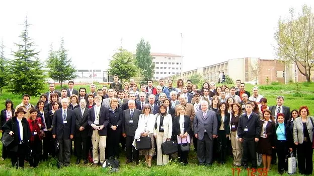 2006: 2nd Turkish Crystallographic Meeting: Group photo