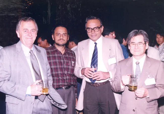 2001: AsCA Meeting: Participants