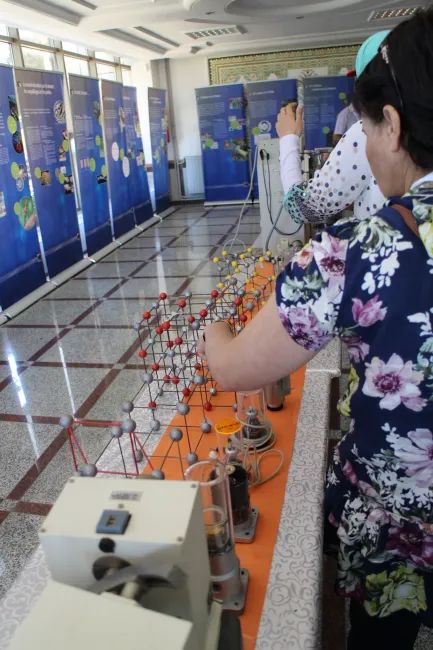 2015: IUCr-UNESCO Open Lab: Exhibition and public space