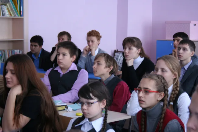 2013: Frontiers of Crystallography Workshop: School visit