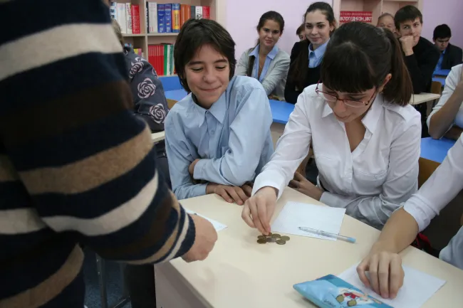 2013: Frontiers of Crystallography Workshop: School visit