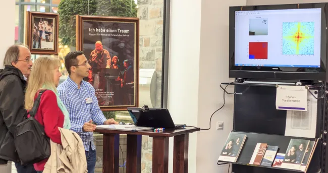 2014: Alice im Kristall-land: An open crystallography day for the general public