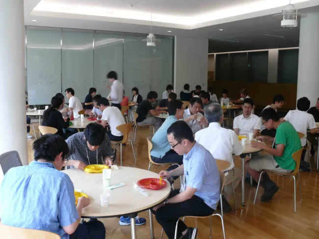 2017: Training Course on Symmetry and Group Theory: Refreshment break