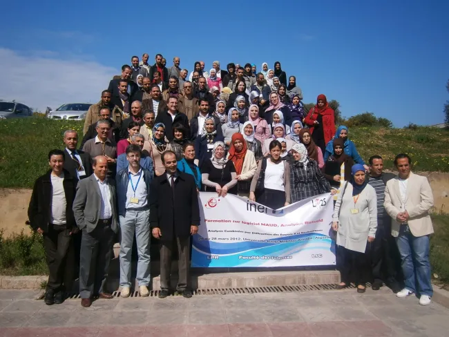 2012: 3rd International Workshop on Combined Analysis using X-ray and Neutron Scattering: Group photo