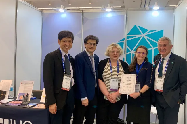  Left to right: Professor Atsushi Nakagawa, Dr Chun-Jung Chen, Kruna Vukmirovic, Kezia Bowman, Santiago García Granda