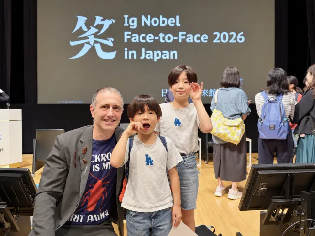  Leonard Chavas and two children at a face to face event